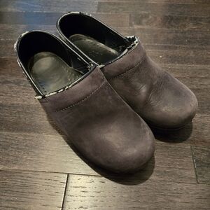 Dansko Professional Slip-On Clogs - Navy Oiled - SZ 38 Women’s SZ 7.5-8